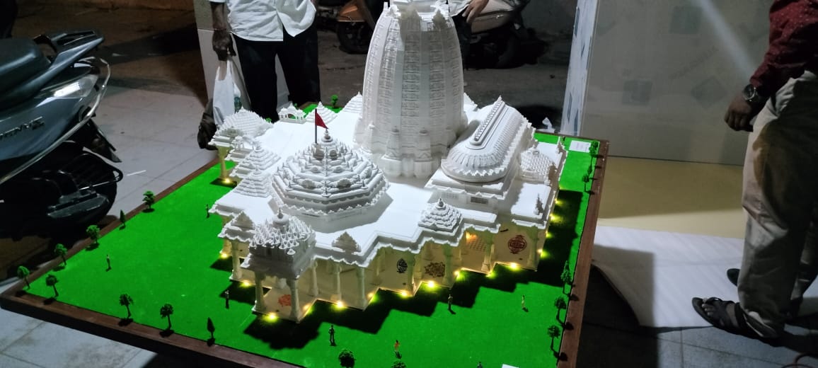 Shri Dhuniwale dadaji darbar, Khandwa, Madhya Pradesh thumbnail 3